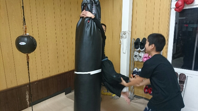 人間サンドバッグ l 浜松市のボクシングジム BLOWS☆BOXING GYM