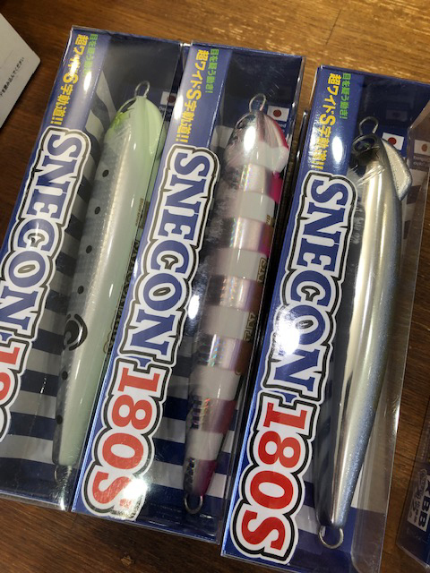 BlueBlue スネコン入荷！