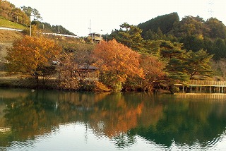 夕暮れの丹野池