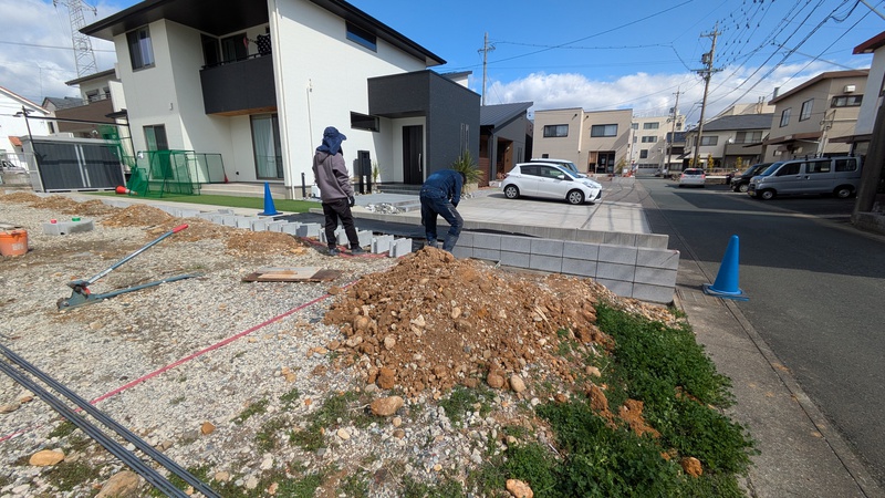 ブロック工事中