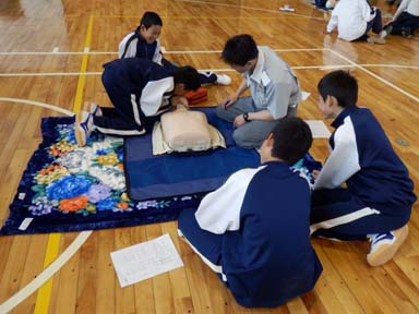 2013年5月16日(木)～17日(金)の栄川中学校避難所体験学習