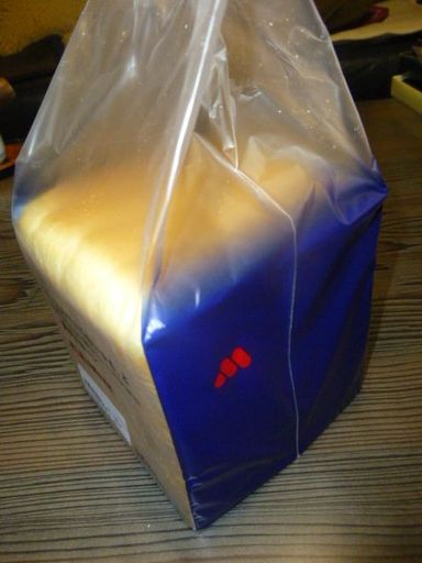 モスバーガーの１斤６００円の食パン（注文生産）