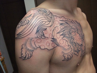 唐獅子 L 心 屋 Tattoo Art Studio