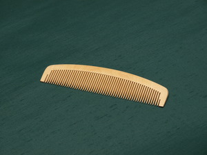 「マルカワの蔵　叉水(さすい)」で黄楊櫛、一貫張りの販売を行います