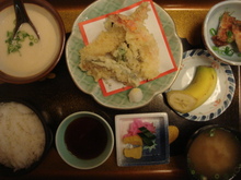 加賀屋さんで食事