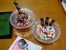 アイスクリーム（チョコとバニラ）