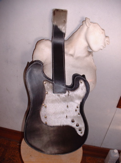 めずらしい革作品