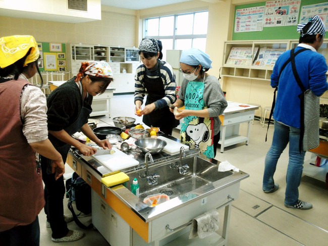 母校 神久呂(かくろ)小学校で料理教室