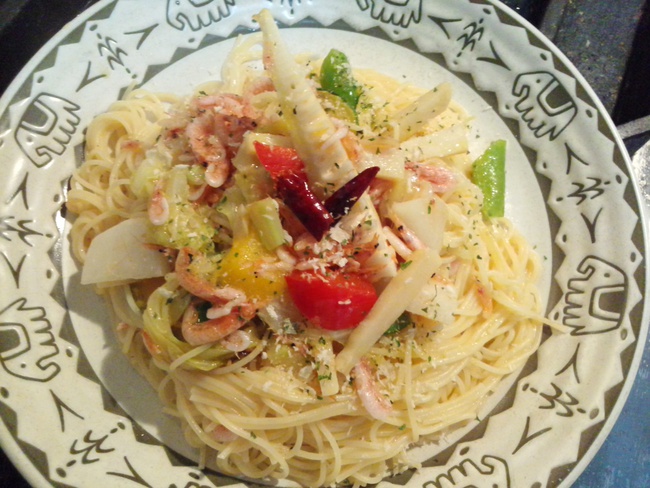 季節のパスタ 桜海老 筍 季節野菜 ペペロンチーノ リモーネの食堂と台所