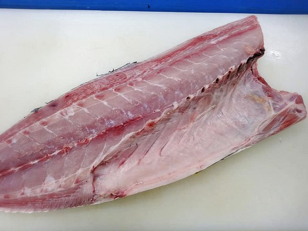 海老仙が選ぶ天然ヒラマサ・天然カンパチ捌いています！海老仙加工場のオススメ
