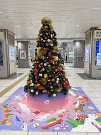 浜松駅のクリスマスツリー 2022/12/08 09:27:30