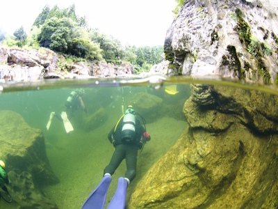 夏本番・・・変わった川遊びをしてきました。【オオサンショウウオを見に・・・。】