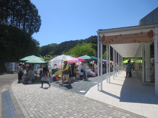 ５/４は【第1回　果樹公園マルシェ】でした♪