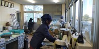女性部による年末掃除・・・粟ヶ岳山頂に立つおおねずみ 2019/12/21 14:02:35