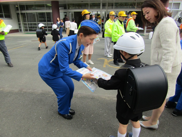 入学・入園おめでとうございます！新入学児童へ交通安全キャンペーンを実施しました！