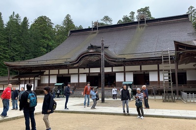 感激の高野山