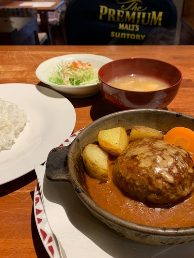 煮込みハンバーグ