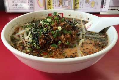 黒ゴマ担々麺
