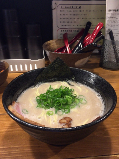 池めん「豚骨ラーメン」