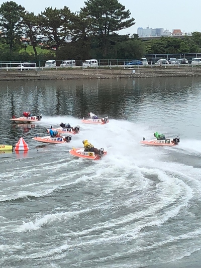 湖上の格闘技