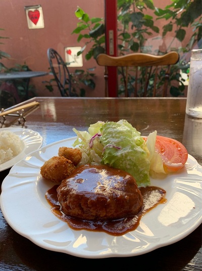 昼も夜もハンバーグ
