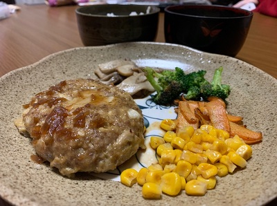 昼も夜もハンバーグ