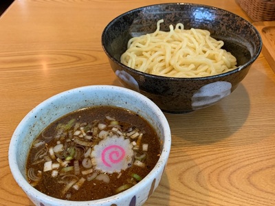 つけ麺だけがうまい店。