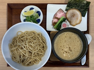 濃厚つけ麺≪歩く花≫