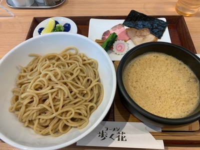 久しぶりの≪歩く花≫