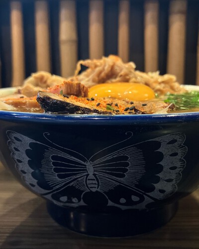 徳島ラーメンと丼