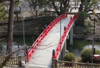 家康しかみ像