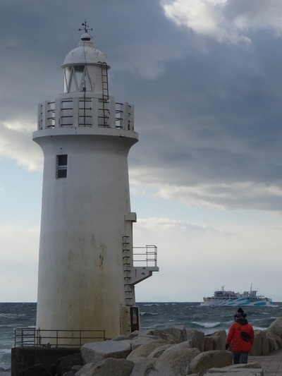 荒れる伊良湖岬灯台