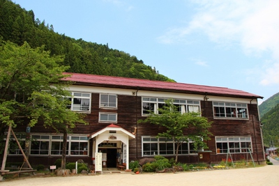 廃校の学校