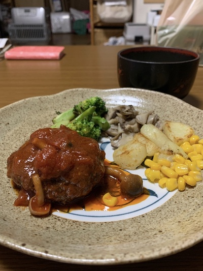 小ぶりなハンバーグ