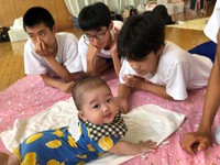 丸塚中学校・・・・・赤ちゃんとのふれあい体験