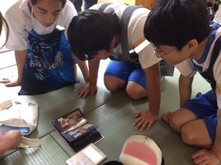南陽中学校・・・ふれあい体験（写真）