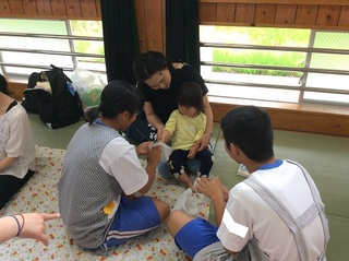 南陽中学校・・・ふれあい体験（写真）
