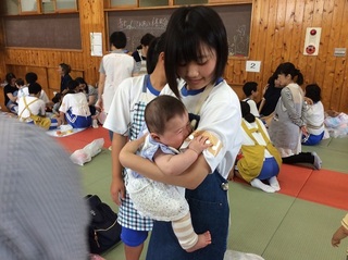 南陽中学校・・・ふれあい体験（写真）