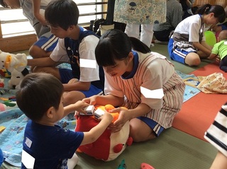 南陽中学校・・・ふれあい体験（写真）