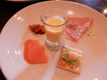 BAR RUSTICALEさんでランチ