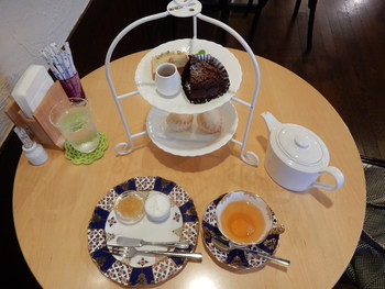 カフェアポロンさんでティタイム
