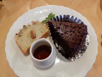 カフェアポロンさんでティタイム