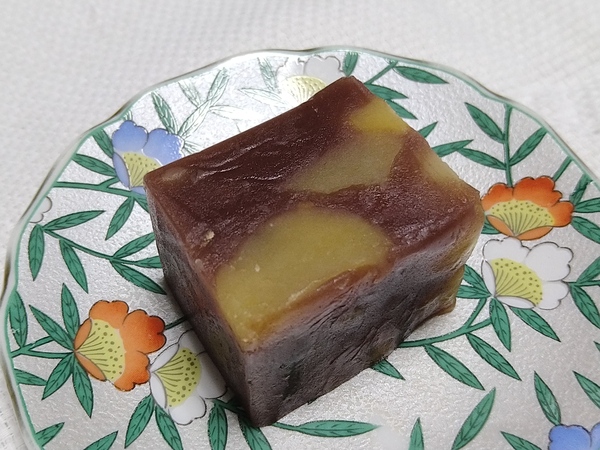 「御菓子司すぎや」さんの栗蒸し羊羹