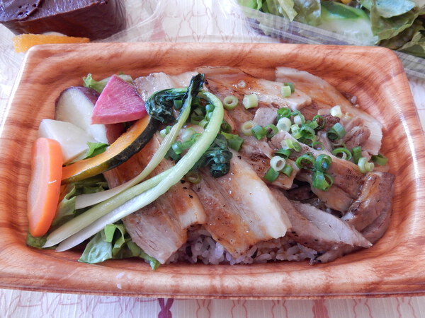 yum-yum kitchen（ヤムヤムキッチン）さんのテイクアウト