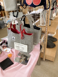 3月7日（火曜日）どうする家康館　刺子ミニバック売れてます＆ゴロさん(^^)/ 2023/03/07 16:35:26