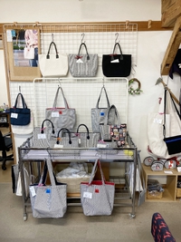 4月22日（土曜日）週末のお店＆やらまいか遠州織物出店者決定＆ゴロさん(^^)/ 2023/04/22 17:59:01