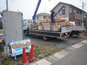 材料搬入