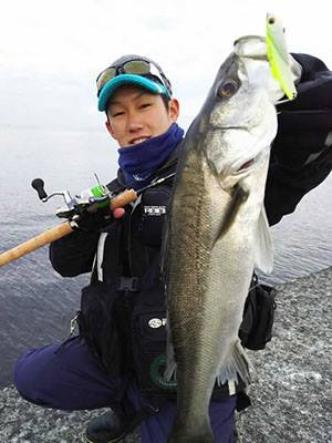 シーバス釣に レンジバイブ 70 アイアン a 浜名湖の釣り情報