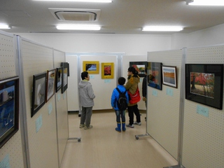 佐鳴湖自然作品展開催中です