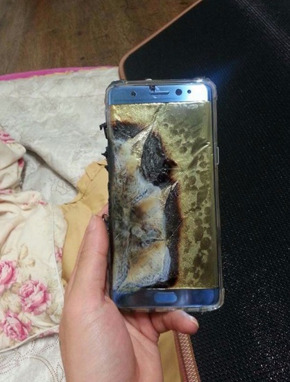 携帯が充電中に爆発する by サムスン韓国製